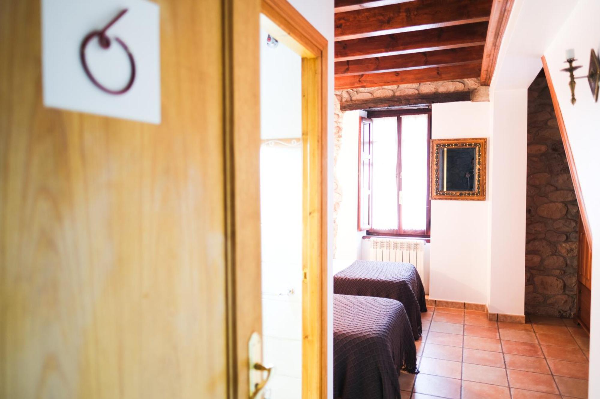 Posada La Estela De Barros Corrales De Buelna Exterior foto